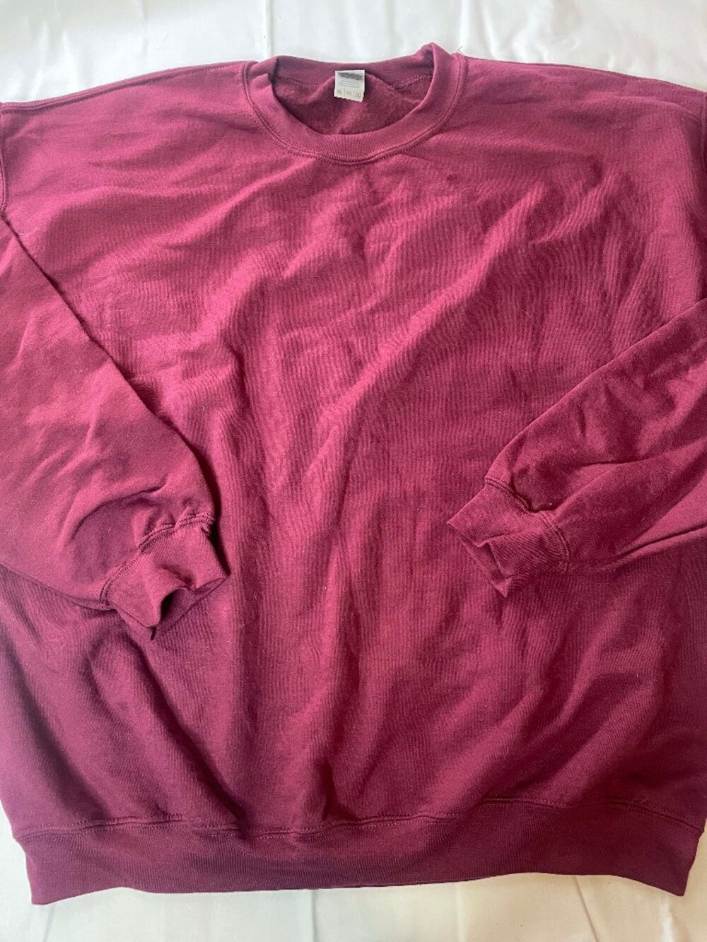 Maroon, Burgundy Gildan Crewneck Sweatshit Never Worn